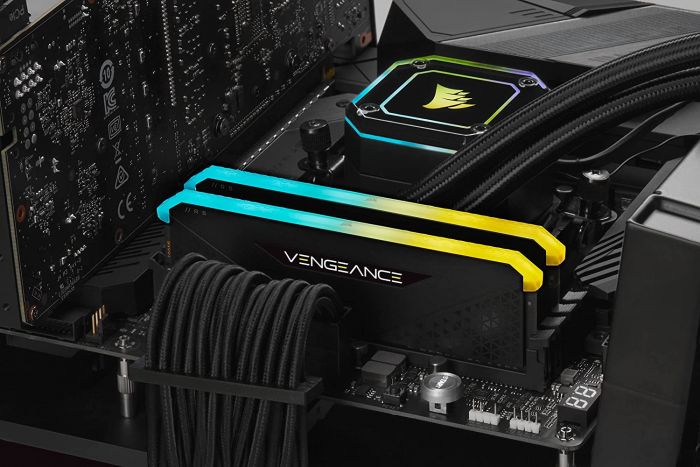 رم کورسیر VENGEANCE RGB RS 16GB 8GBx2 3600MHz CL18